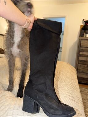 Women's Black Suede Knee-High Block Heel Boots